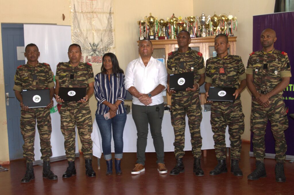 MFT renforce les capacités des Forces Parachutistes de Madagascar grâce à un don d’équipements informatiques