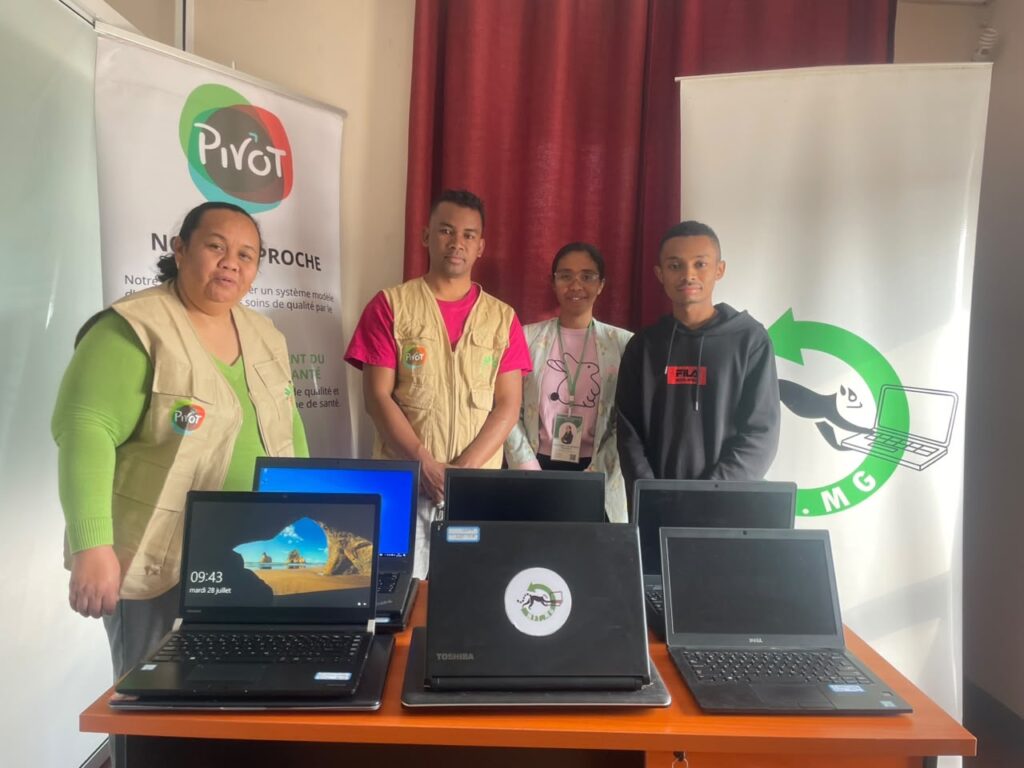 💻🌍 MFT soutient la transformation numérique de Pivot Madagascar avec un don de 10 laptops